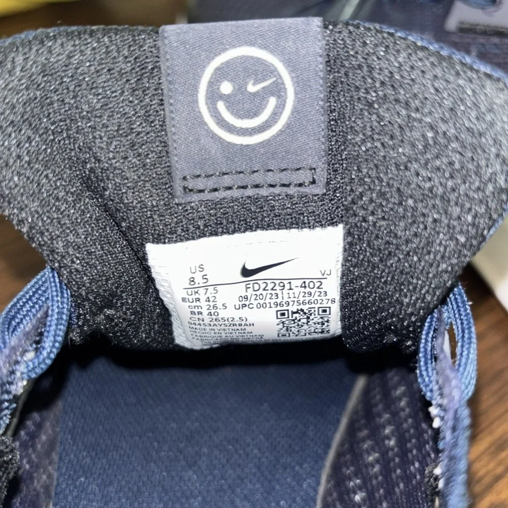 Nike men’s running interact run 8.5 like new College Navy/Gridiron/White - Picture 7 of 7